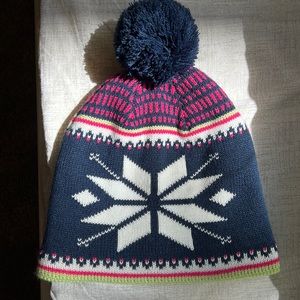 Lined colorful beanie with snowflake